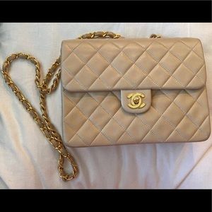 Vintage (1992-1994) Chanel Mini Square, beige great condition. Comes w/ dustbag